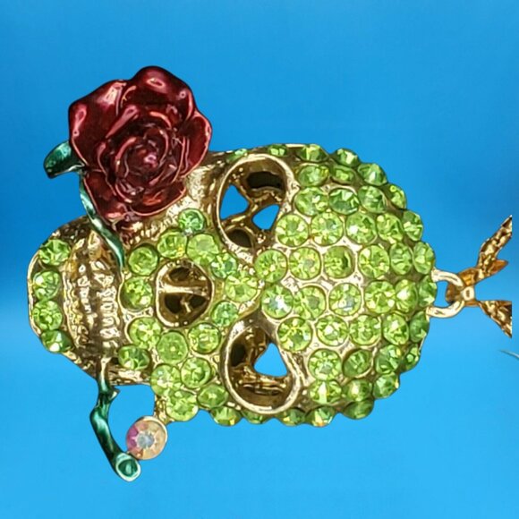 Green Rhinestone Skull Pendant Necklace w/ Red Rose – Gothic Gift Boxed Jewelry - Picture 7 of 8